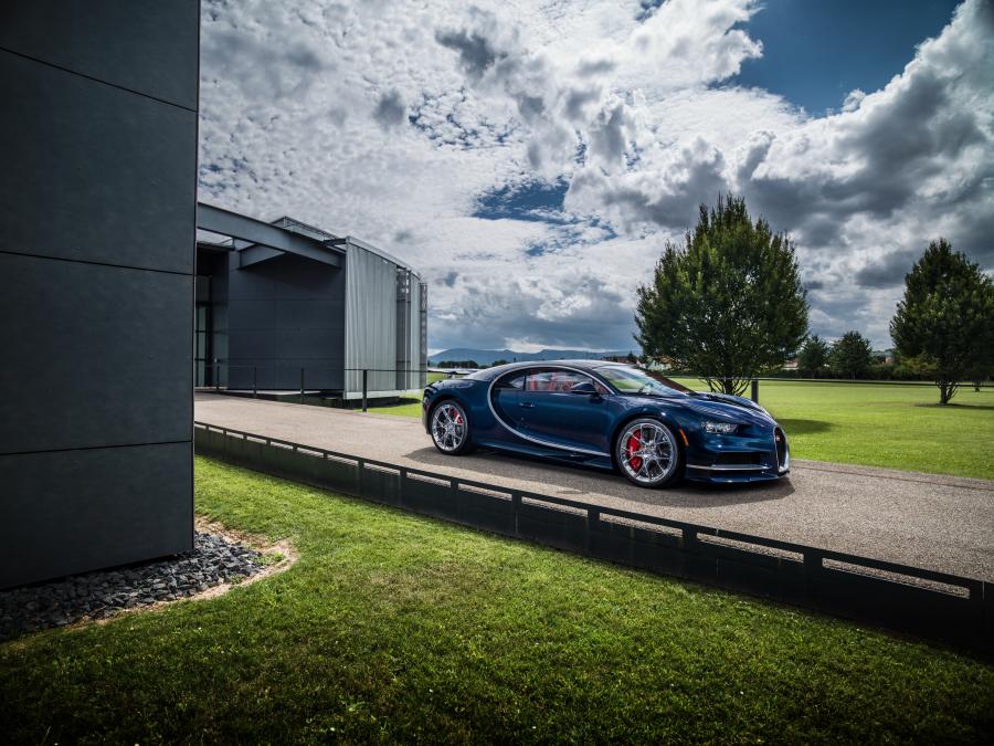  Bugatti Chiron 2016 года  (NA) (фото 21 из 39)